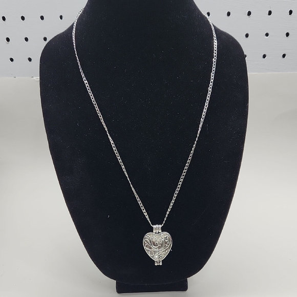 Silver-tone Themed  Necklace Bundle - Picture 8 of 11